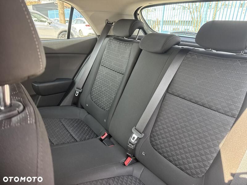 Kia Rio - 16