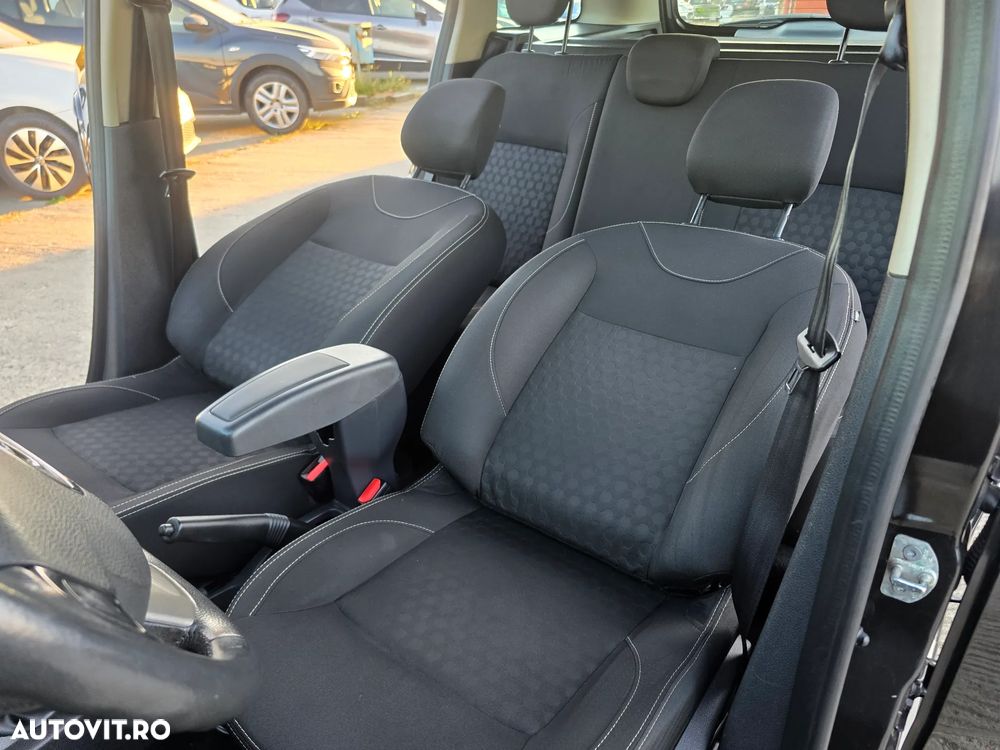 Dacia Logan MCV TCe 90 Prestige - 12