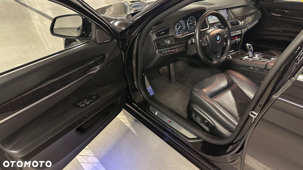 BMW Seria 7 740d xDrive - 21