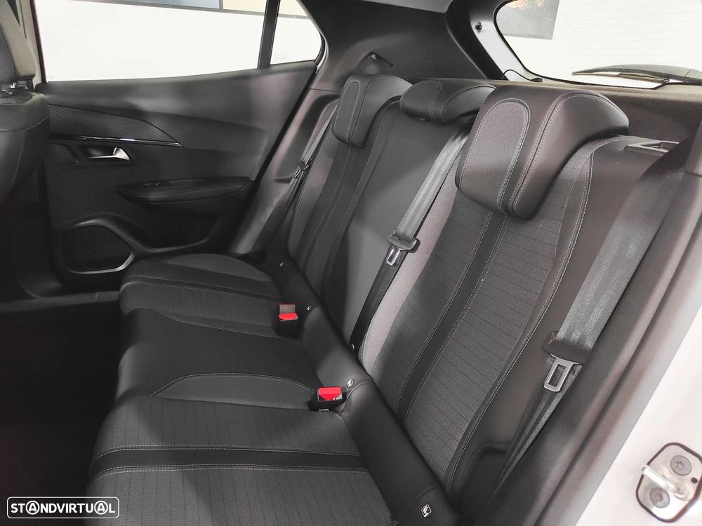 Peugeot 2008 1.2 PureTech Allure - 25