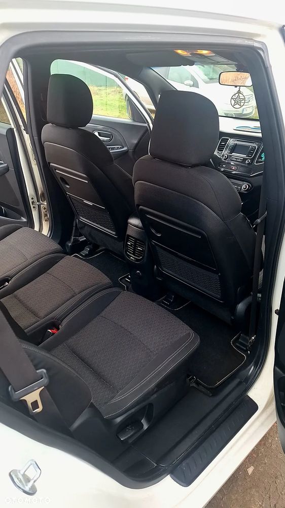 Kia Carens 1.7 CRDi 115 Dream-Team Edition - 11
