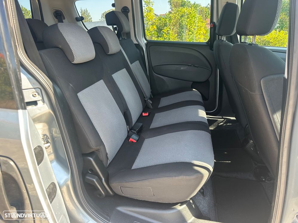 Fiat Doblo 1.3 M-Jet 7L Start&Stop - 23