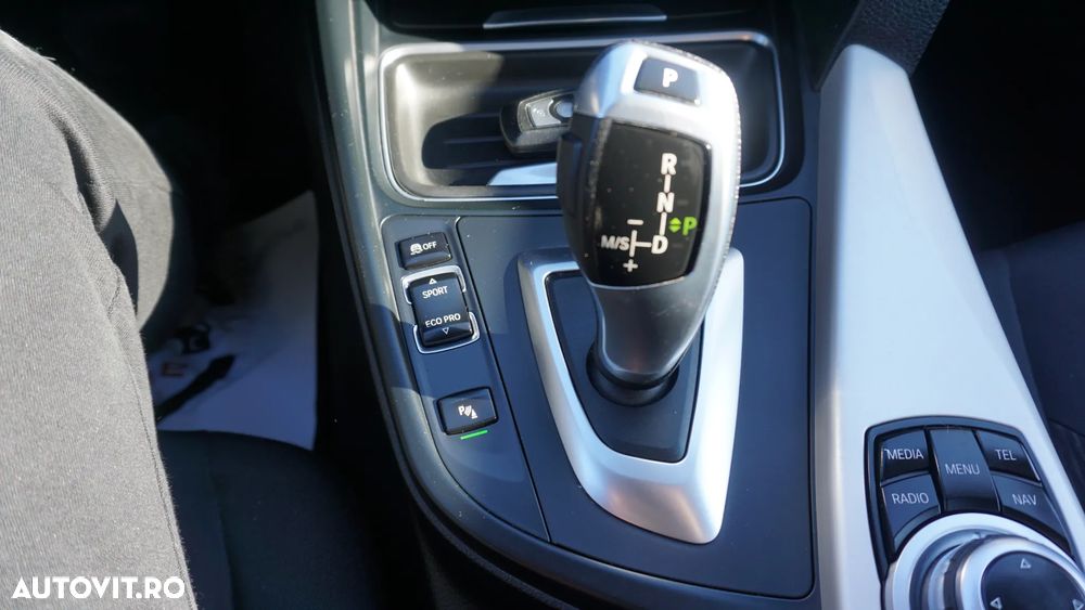 BMW Seria 3 318d Aut. Blue Performance - 31