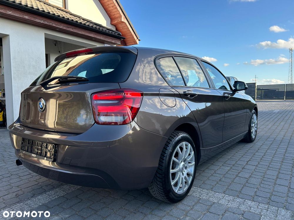 BMW Seria 1 114i - 4