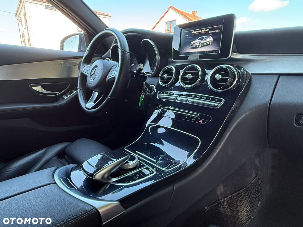 Mercedes-Benz Klasa C 220 d 4-Matic 9G-TRONIC - 26