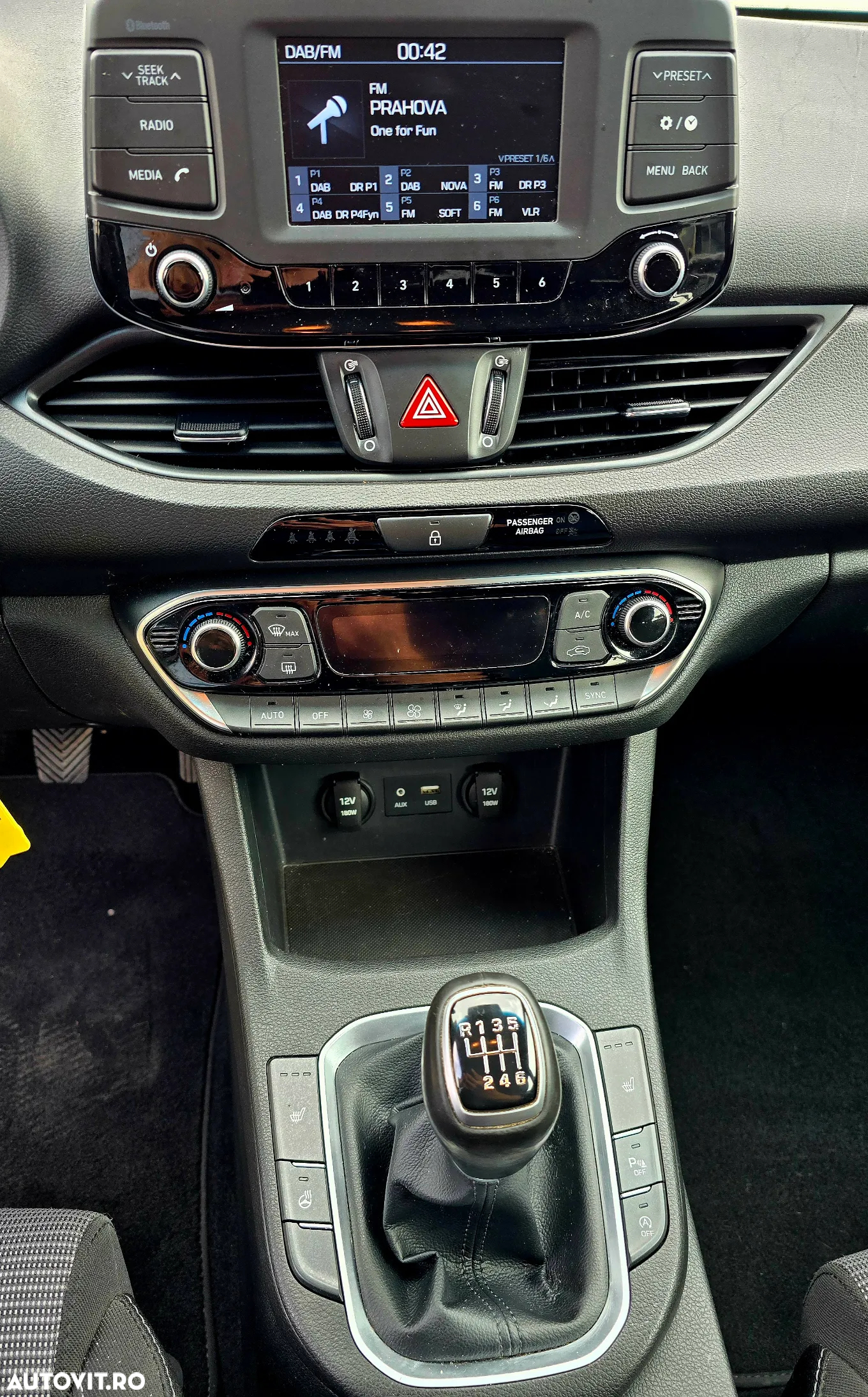 Hyundai i30 blue Kombi 1.6 CRDi Style - 18