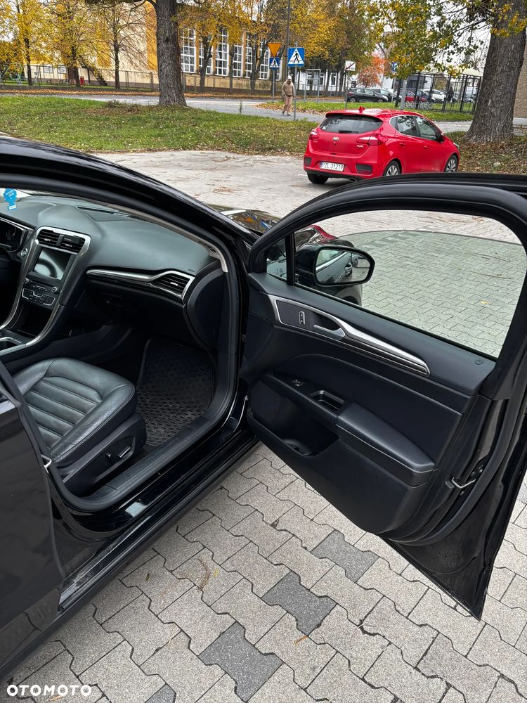 Ford Fusion - 12