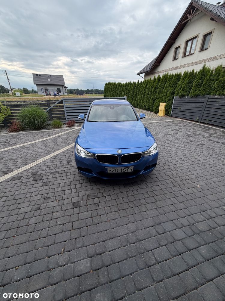 BMW Seria 3 330d xDrive - 2