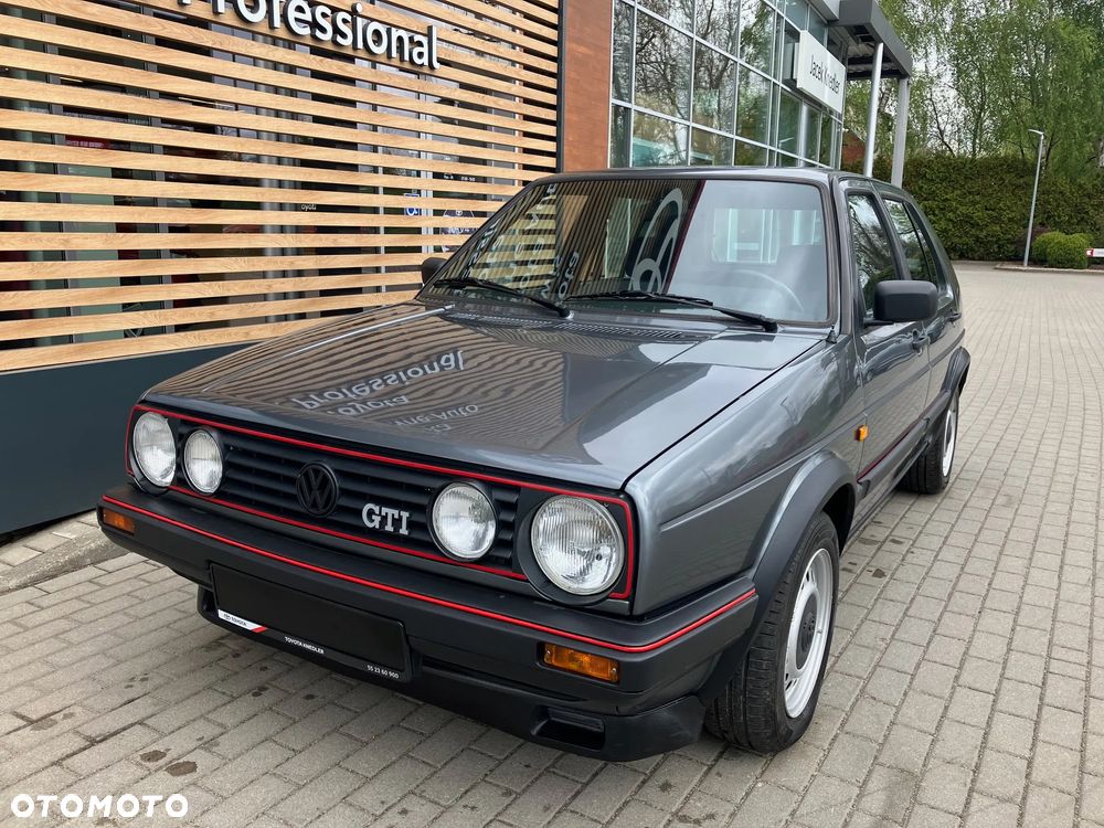 Volkswagen Golf 1.8 GTI - 1