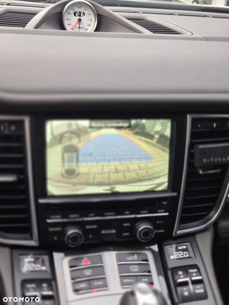 Porsche Panamera GTS PDK - 25