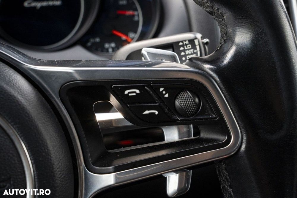 Porsche Cayenne - 16