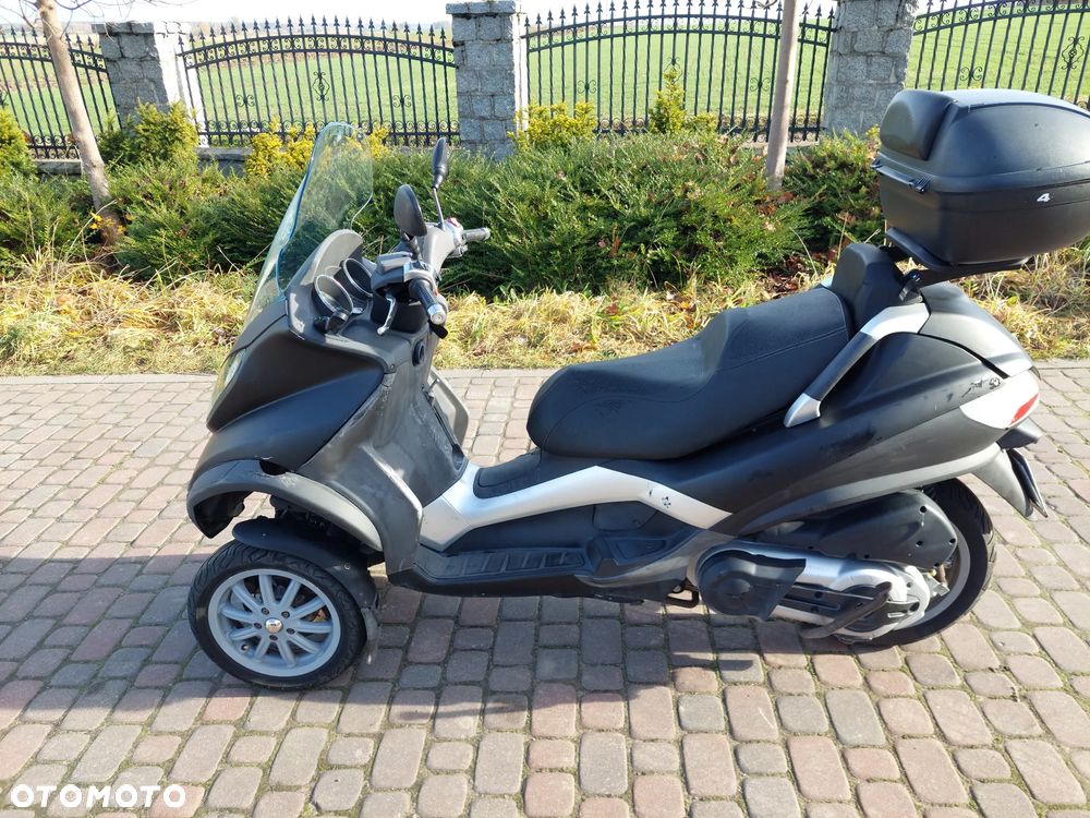 Piaggio MP-3 - 2
