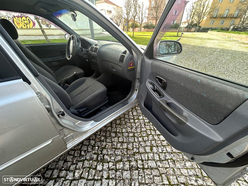 Hyundai Accent 1.3i GLS - 12