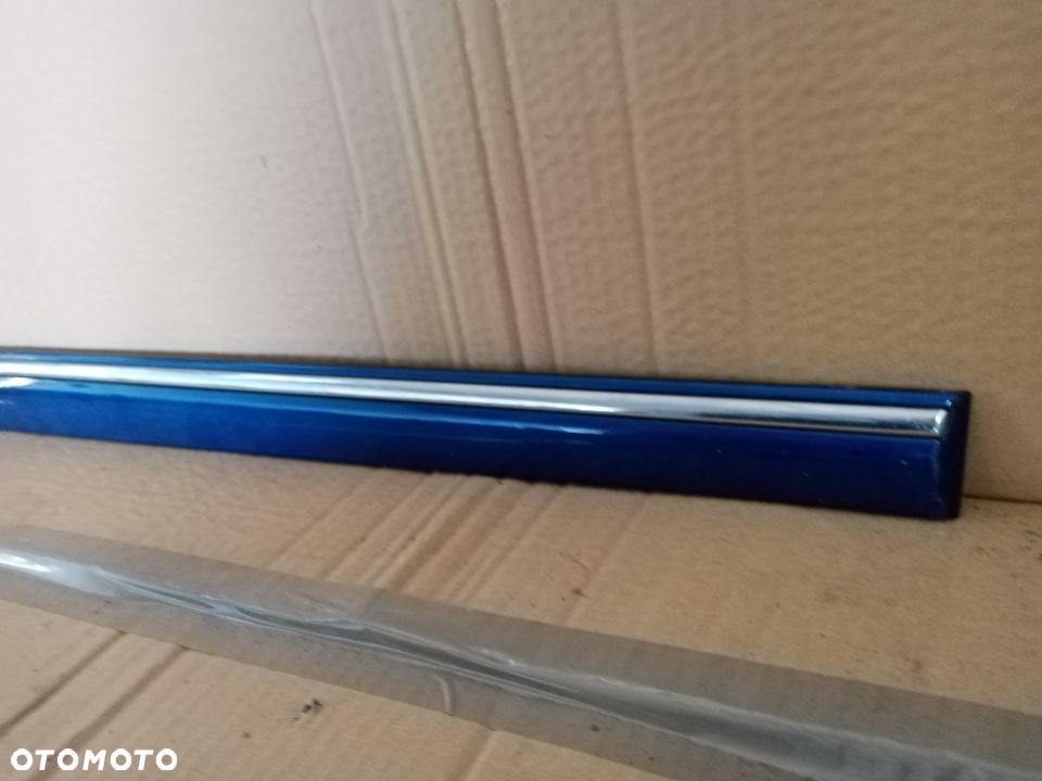Listwa drzwi prawy przód Mercedes C-Klasa W203 A2036905062 - 4