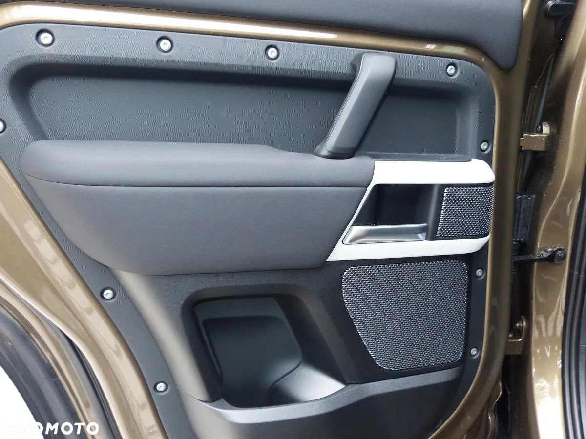 Land Rover Defender 110 P400 First Edition - 18
