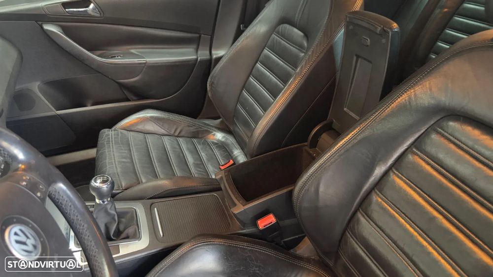 VW Passat Variant 2.0 TDI Highline - 19