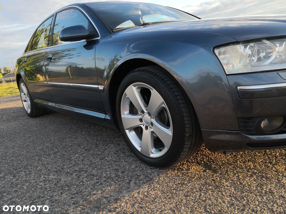 Audi A8 4.2 Quattro - 5