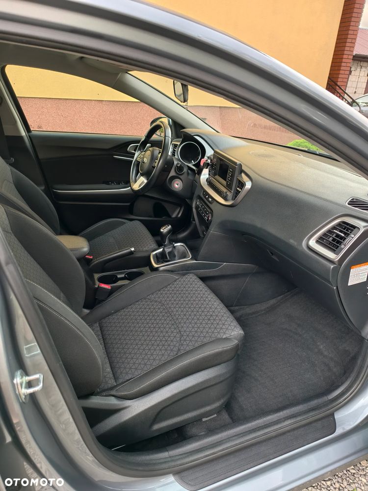 Kia Ceed 1.6 CRDi mHEV S - 9