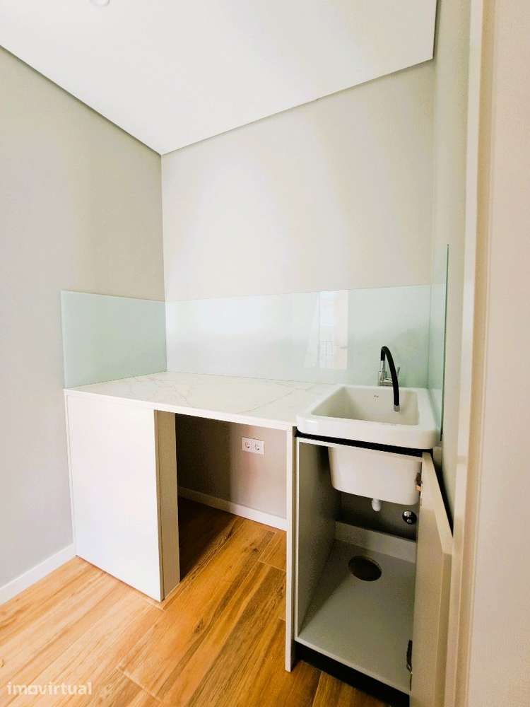 Moderno com Suite, Closet - Grande imagem: 5/17