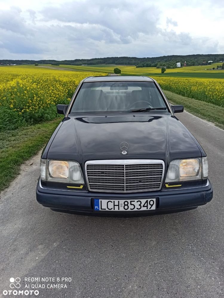Mercedes-Benz W124 1993 photo 2