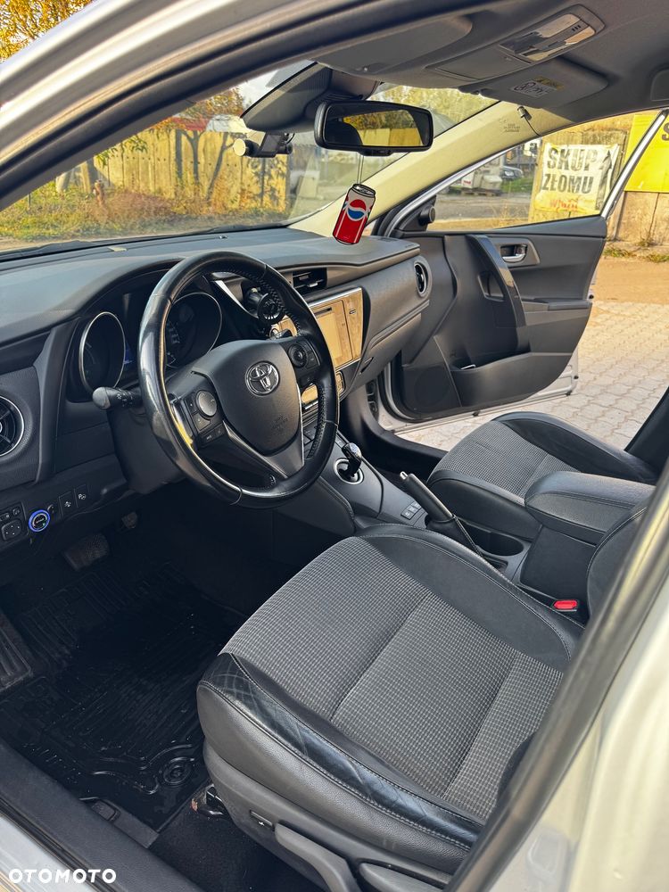 Toyota Auris - 18
