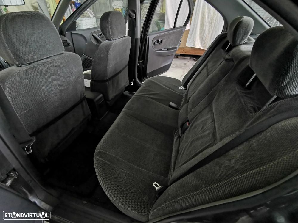 Nissan Primera Hatchback 1.6 LX + - 12