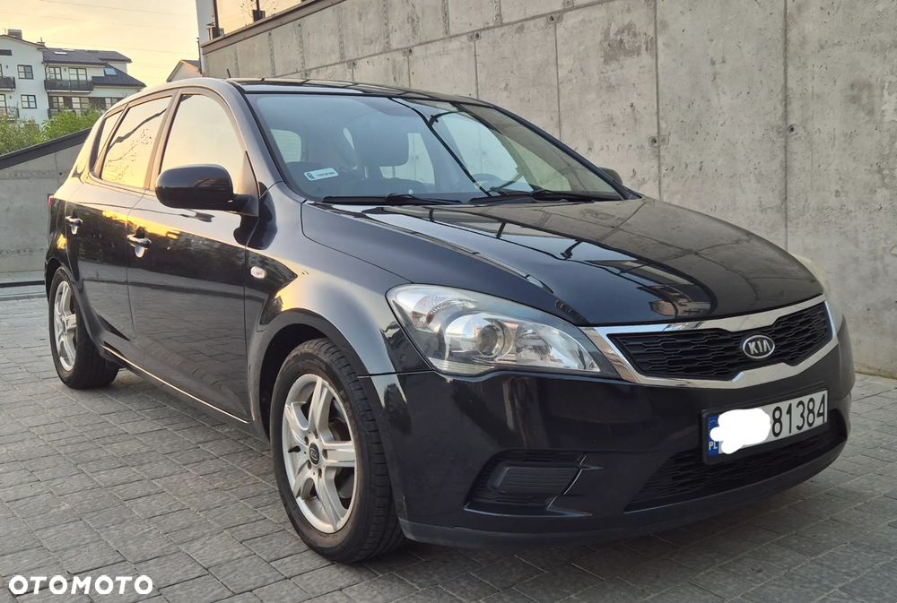Kia Ceed - 1