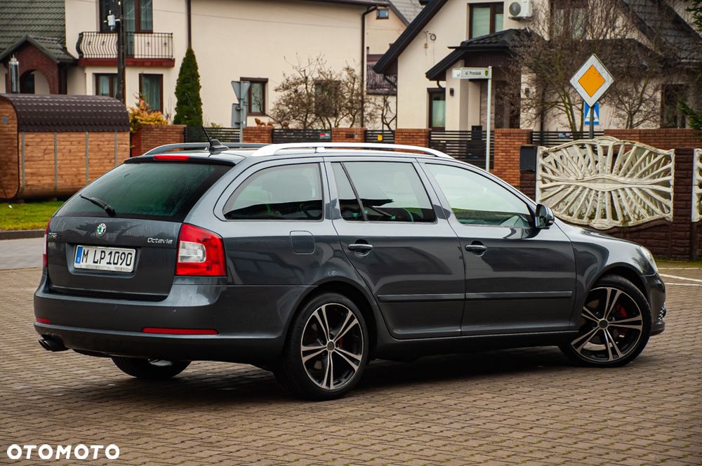 Skoda Octavia 2.0 TDI DPF RS - 5