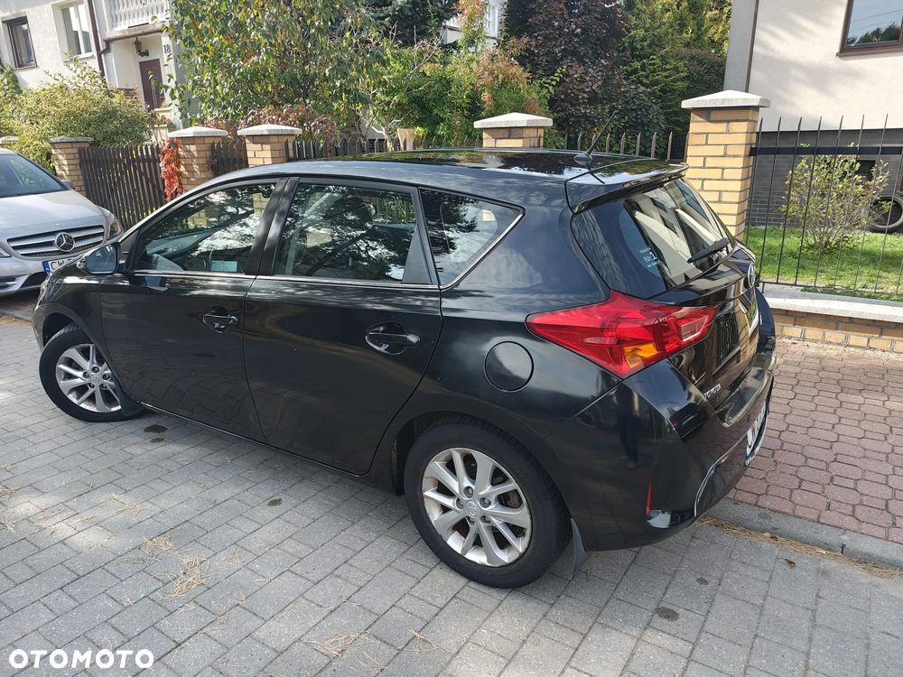 Toyota Auris 2013 photo 3