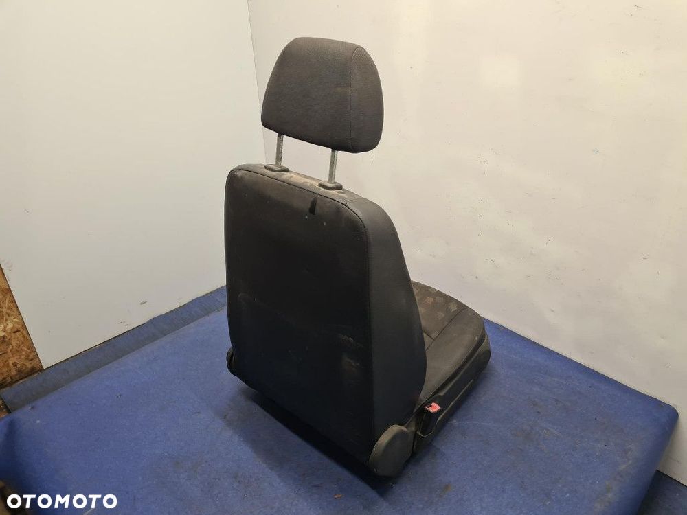 MERCEDES-BENZ VITO W639 FOTEL KIEROWCY. - 11