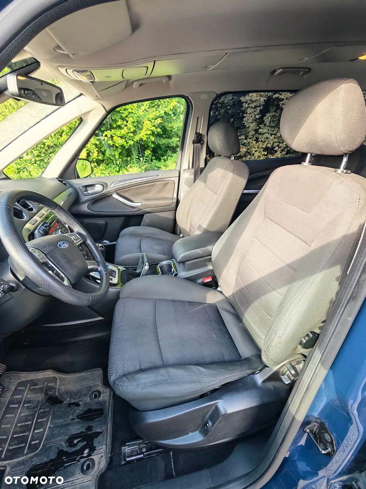 Ford Galaxy 2.0 T Ghia - 11