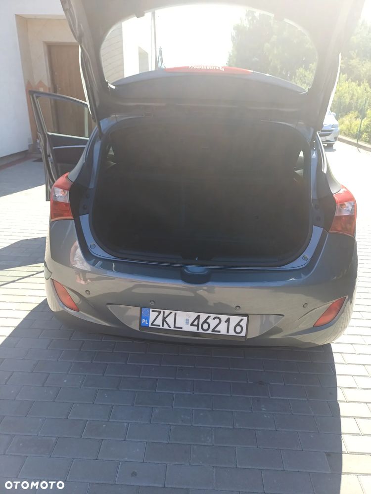 Hyundai i30 blue 1.6 CRDi Style - 22