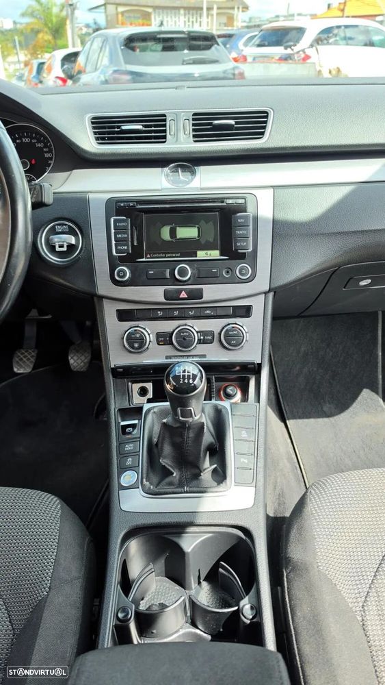 VW Passat Variant 1.6 TDI BlueMotion - 11