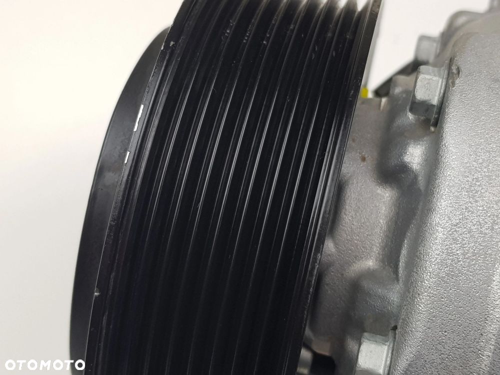 Kompresor Sprężarka klimatyzacji BMW X3 G01 X4 G02 G20 G22 7948805 - 8