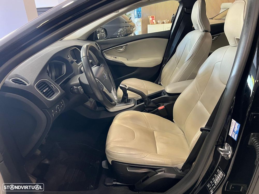 Volvo V40 2.0 D2 Momentum - 15