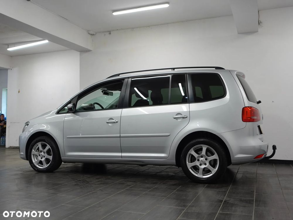 Volkswagen Touran 1.6 TDI DPF BlueMotion Technology DSG Comfortline - 6
