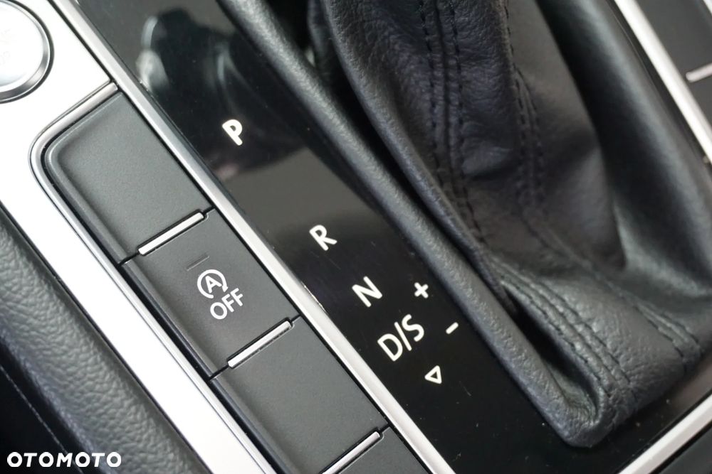 Volkswagen Passat Variant 1.6 TDI SCR DSG Comfortline - 37