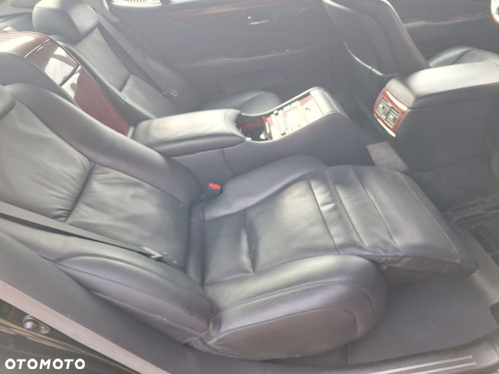 Lexus LS - 20