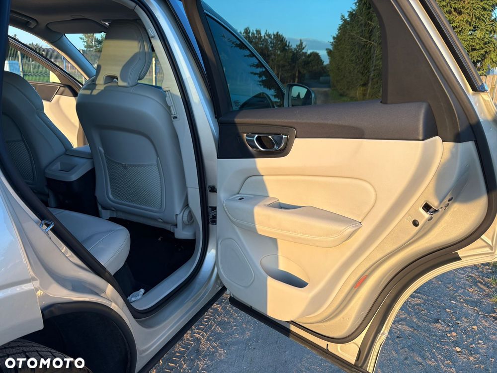 Volvo XC 60 D4 AWD Inscription - 16