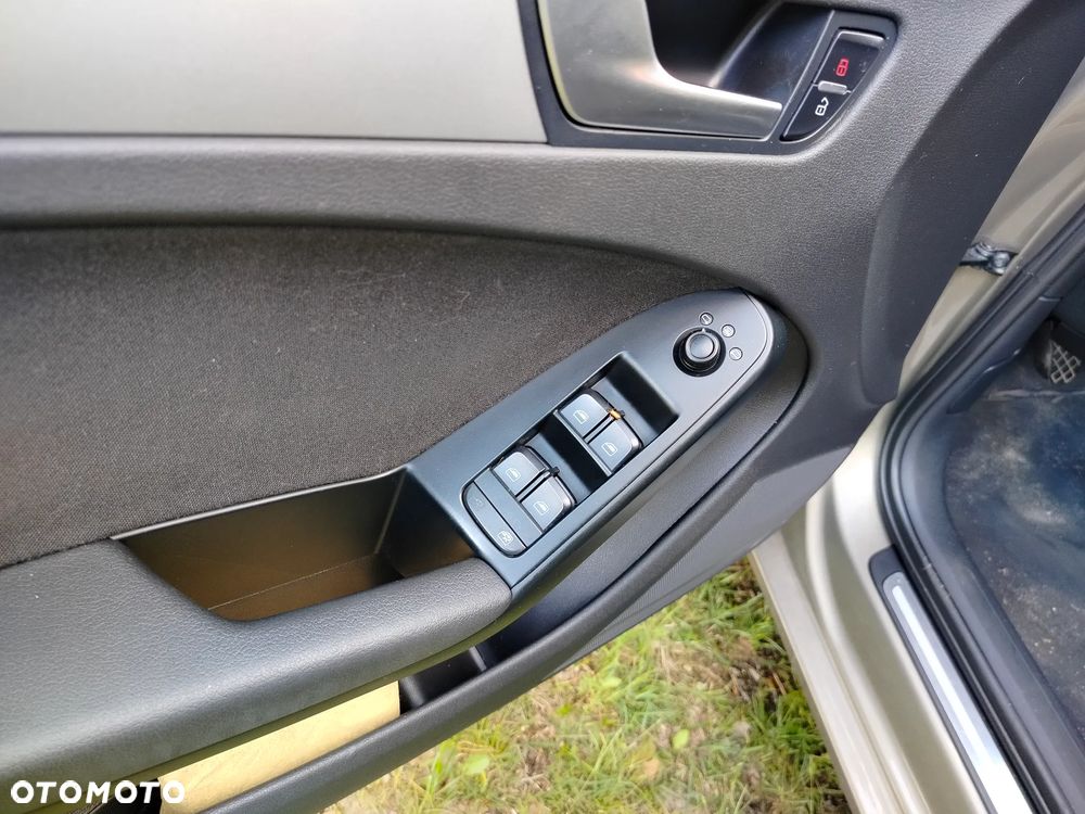 Audi A4 Avant 2.0 TDI - 10