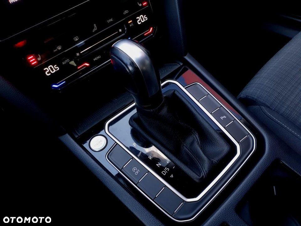 Volkswagen Passat - 26