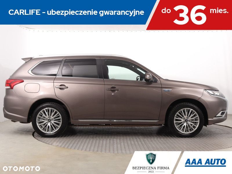 Mitsubishi Outlander - 8