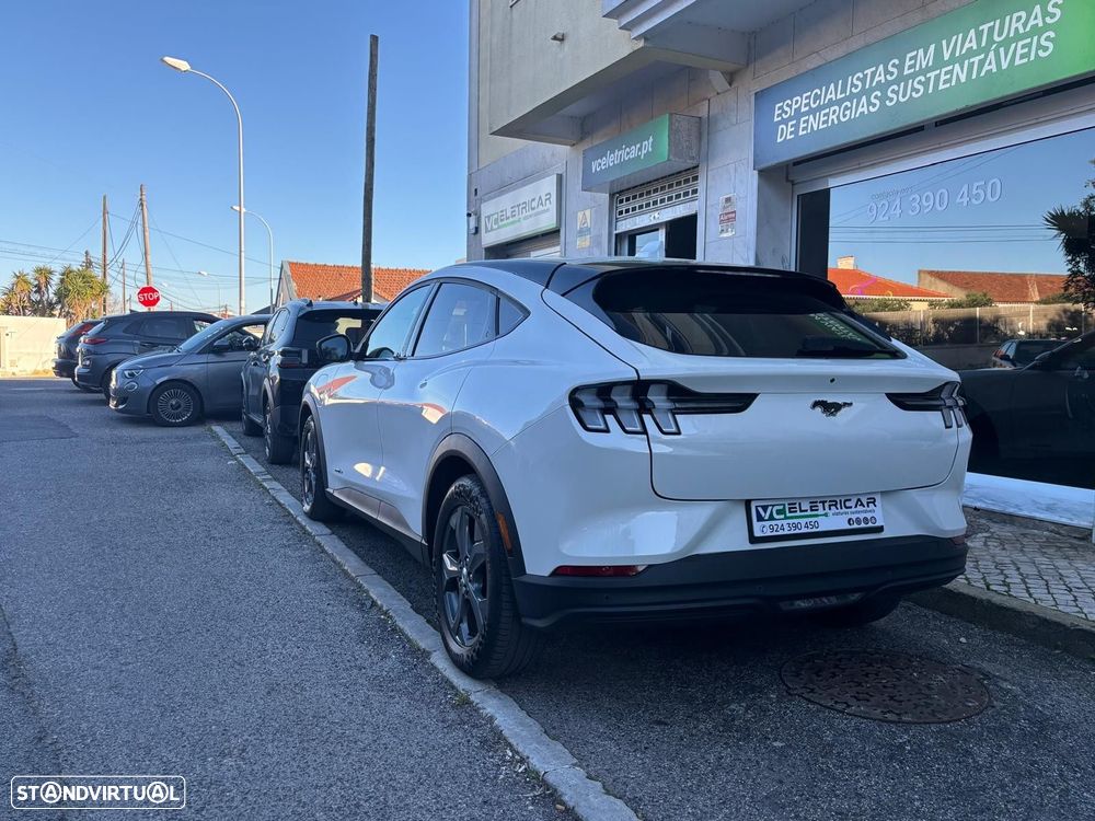 Ford Mustang Mach-E - 13