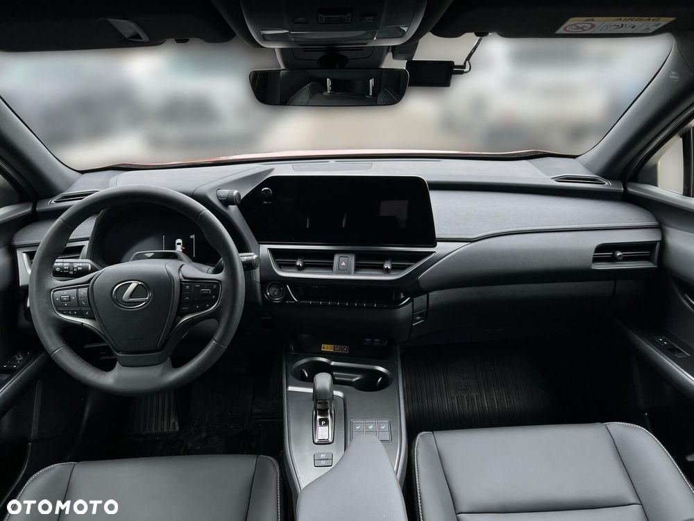 Lexus UX - 3