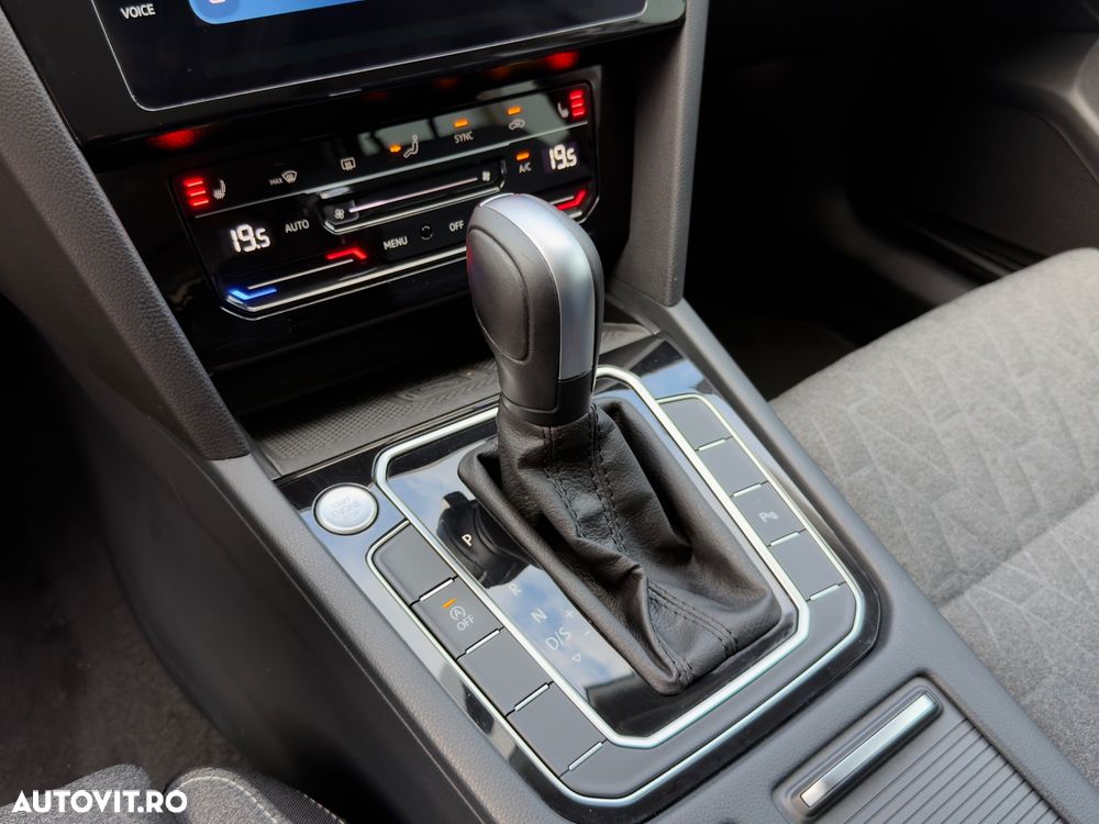 Volkswagen Passat 2.0 TDI SCR DSG Business - 9