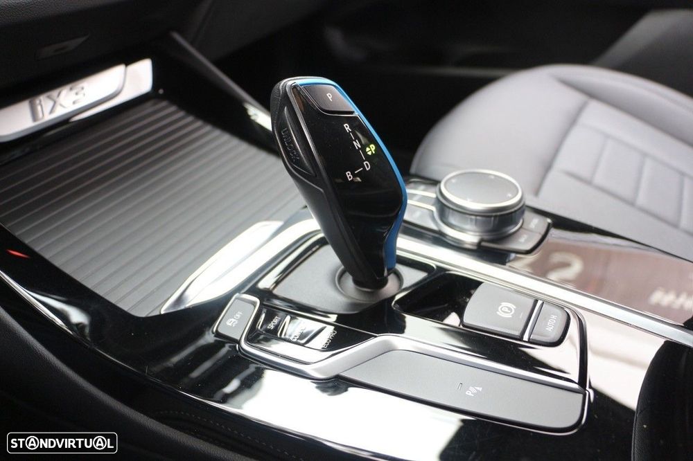 BMW iX3 Inspiring - 29