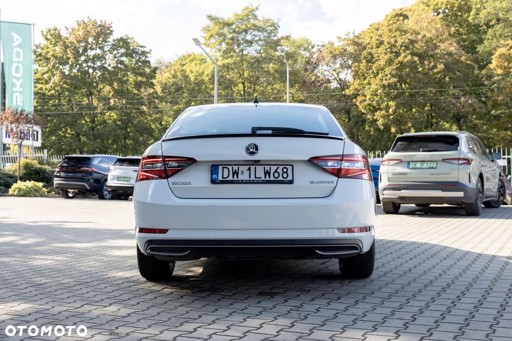 Skoda Superb 2.0 TDI Sportline DSG - 6