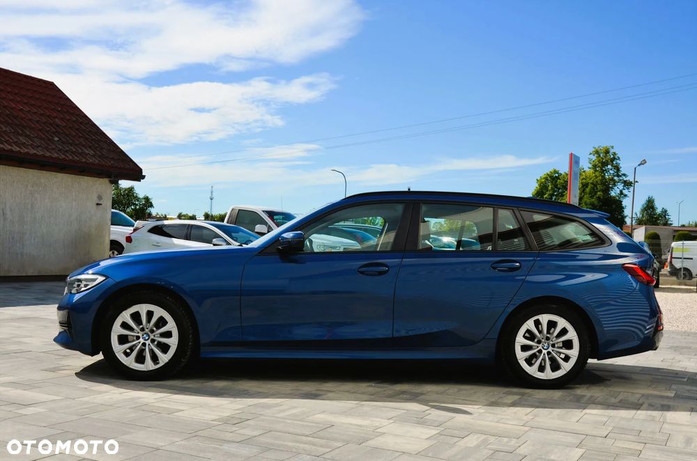 BMW Seria 3 316d mHEV - 12