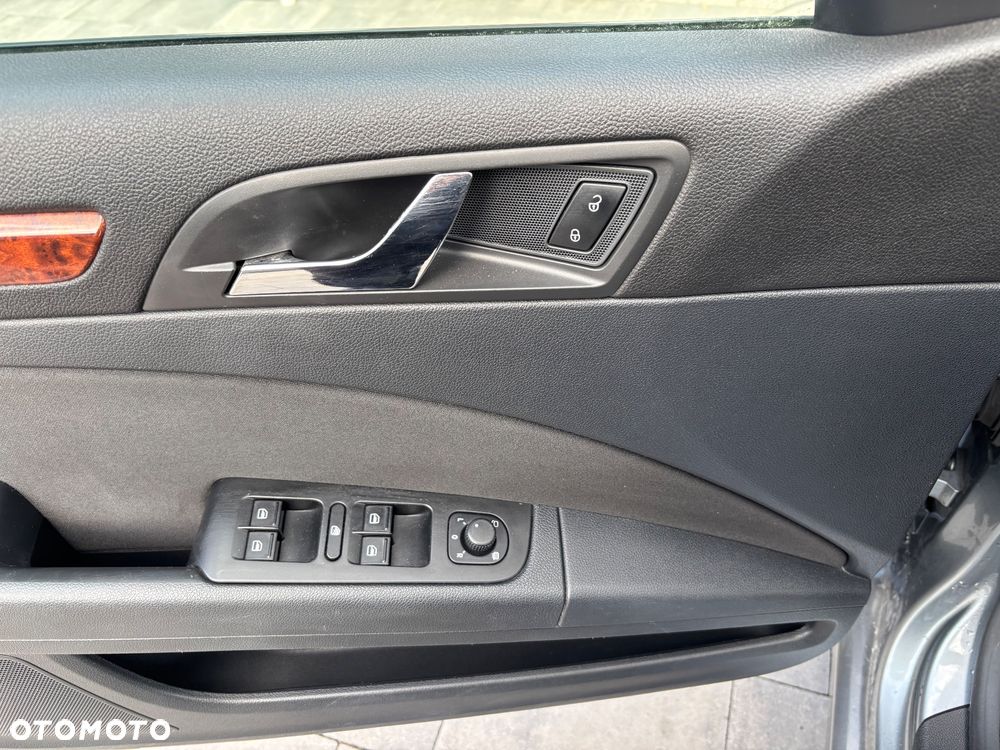 Skoda Superb 2.0 TDI Elegance DSG - 10