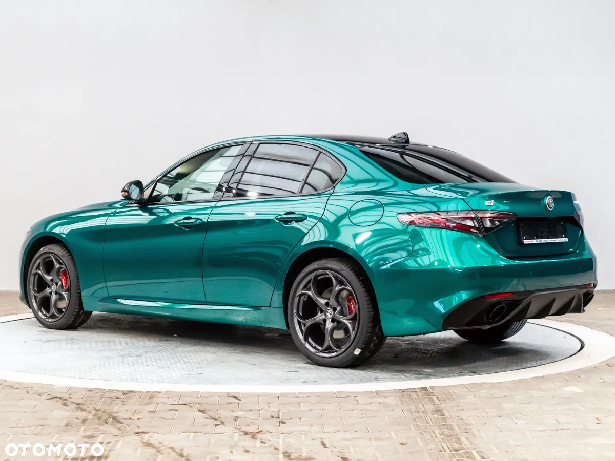 Alfa Romeo Giulia - 4